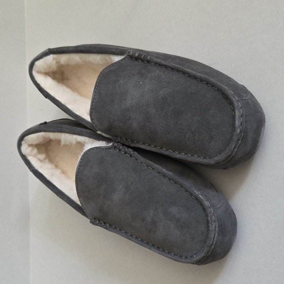 Koolaburra by UGG Tipton Men\'s Suede Slippers, Grey, 13 main image 5